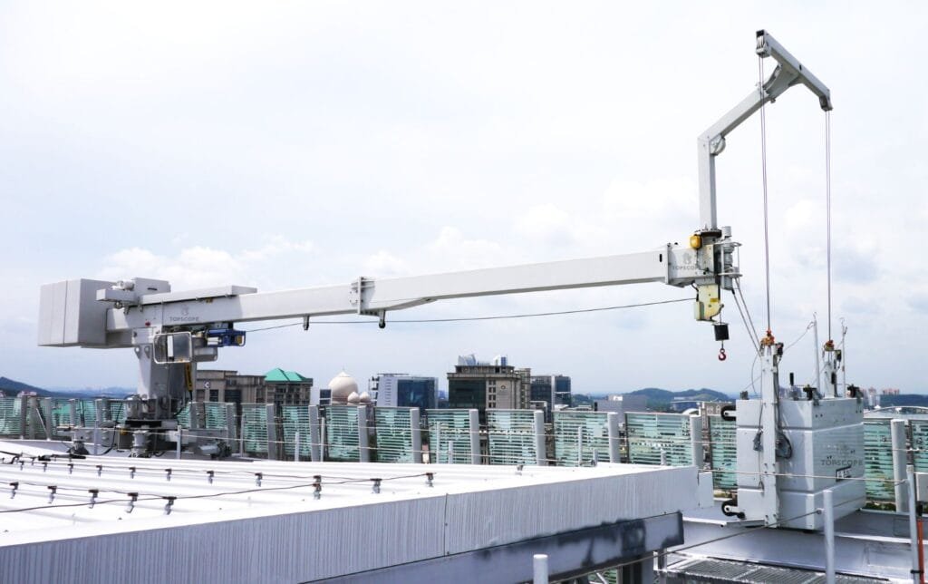 Roof-Mounted BMU with Telescopic and Luffing Jib Arm